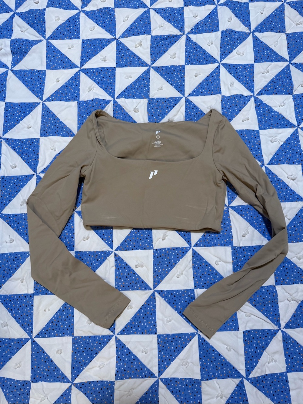 1st Phorm Long Sleeve Scoop-Neck Crop Top — Taupe